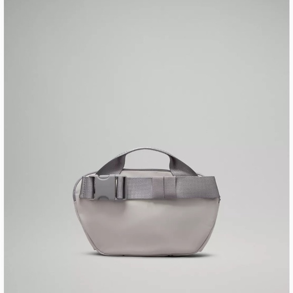 BRAND NEW LULULEMON BAG! NWT. SMOKE FREE HOME! - Picture 3 of 4